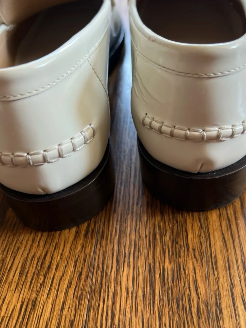Ferragamo Ivory Patent Loafers with horse bit buckle detailing. Size 8. - Picture 6 of 11